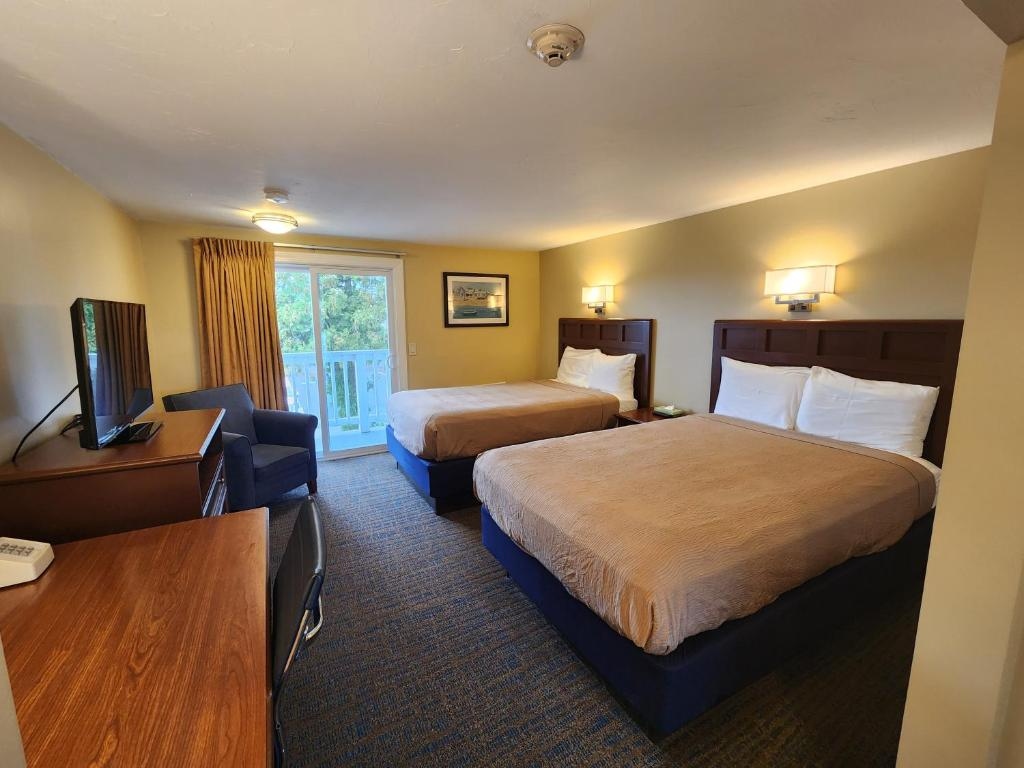 Spacious deluxe guest room