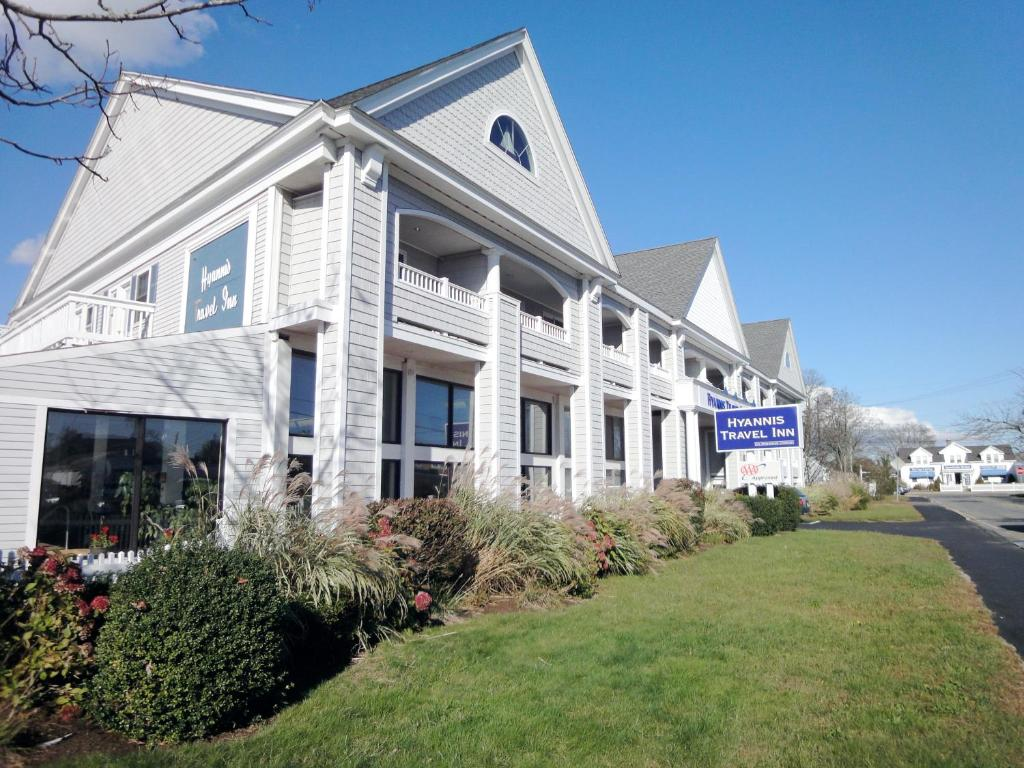 Hyannis Travel Inn exterior on a clear day